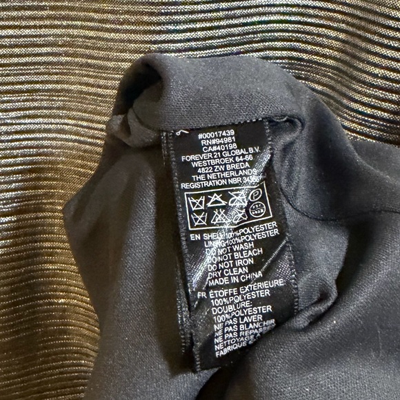 ⭐️FOREVER 21 - Picture 3 of 4